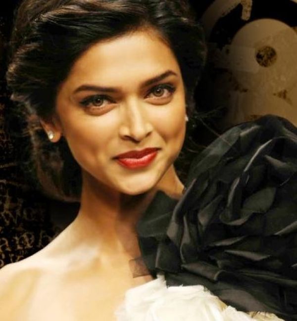 Aishwarya Rai Hot: deepika padukone in bra