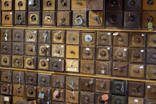 Heath's Old Wares Bangalow Byron Bay Heath's Old Wares Bangalow Byron Bay