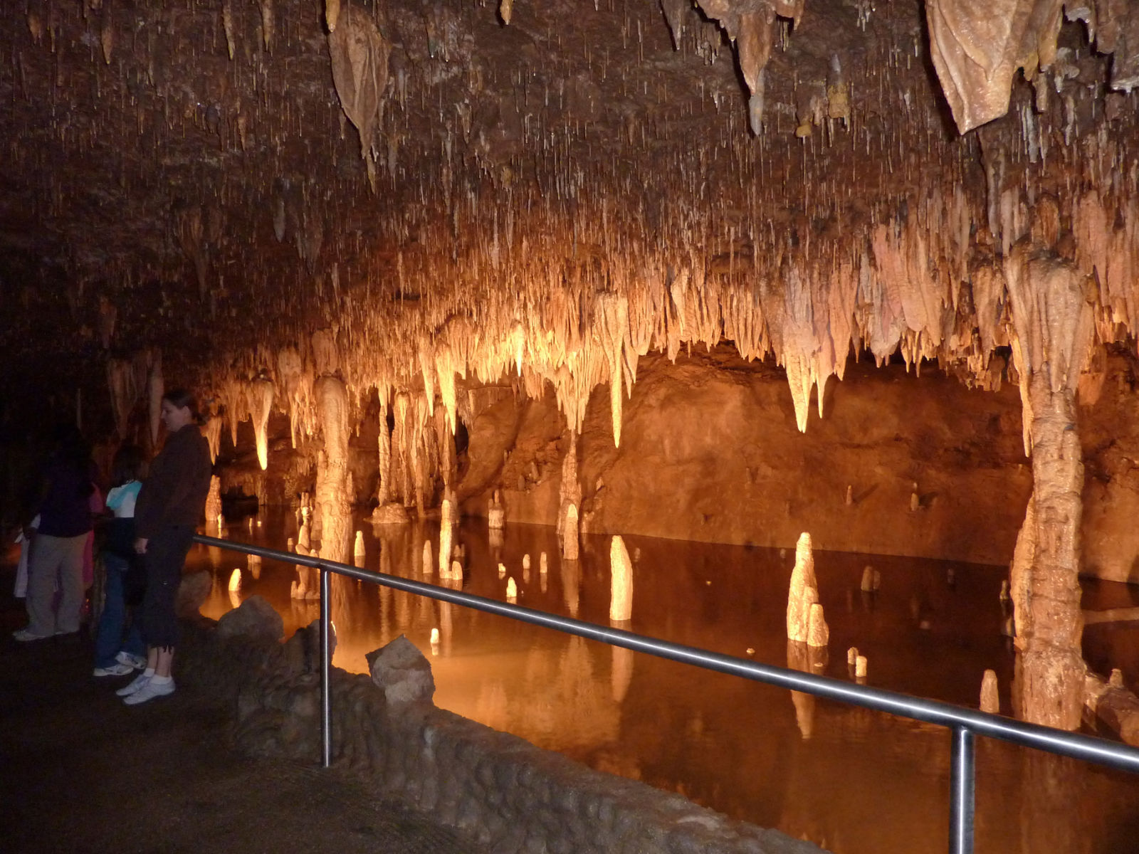 THE BARNHART FAMILY MERAMEC CAVERNS STANTON, MO