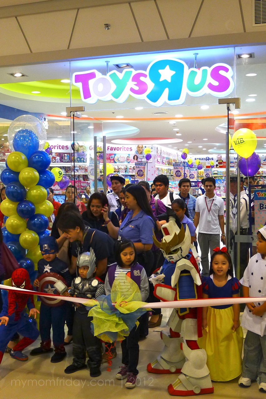 My MomFriday Toys "R" Us and the New Robinsons Magnolia