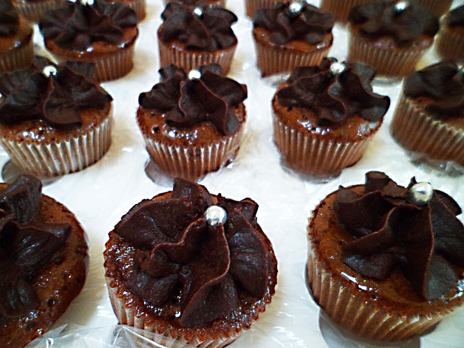 Mini Chocolate Fudge Cupcakes