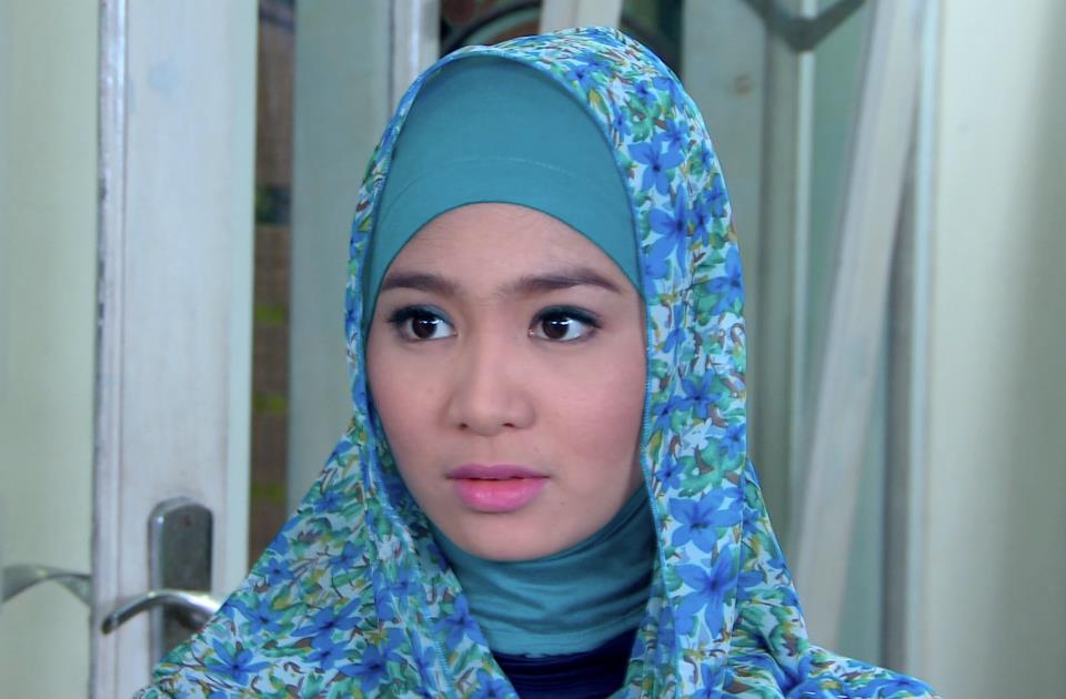 dan Foto Bunga Zainal (Pemeran "Hafizah" Haji Medit) Terbaru 2013