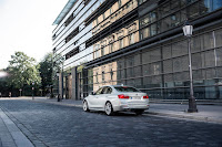 BMW-330e-25.jpg