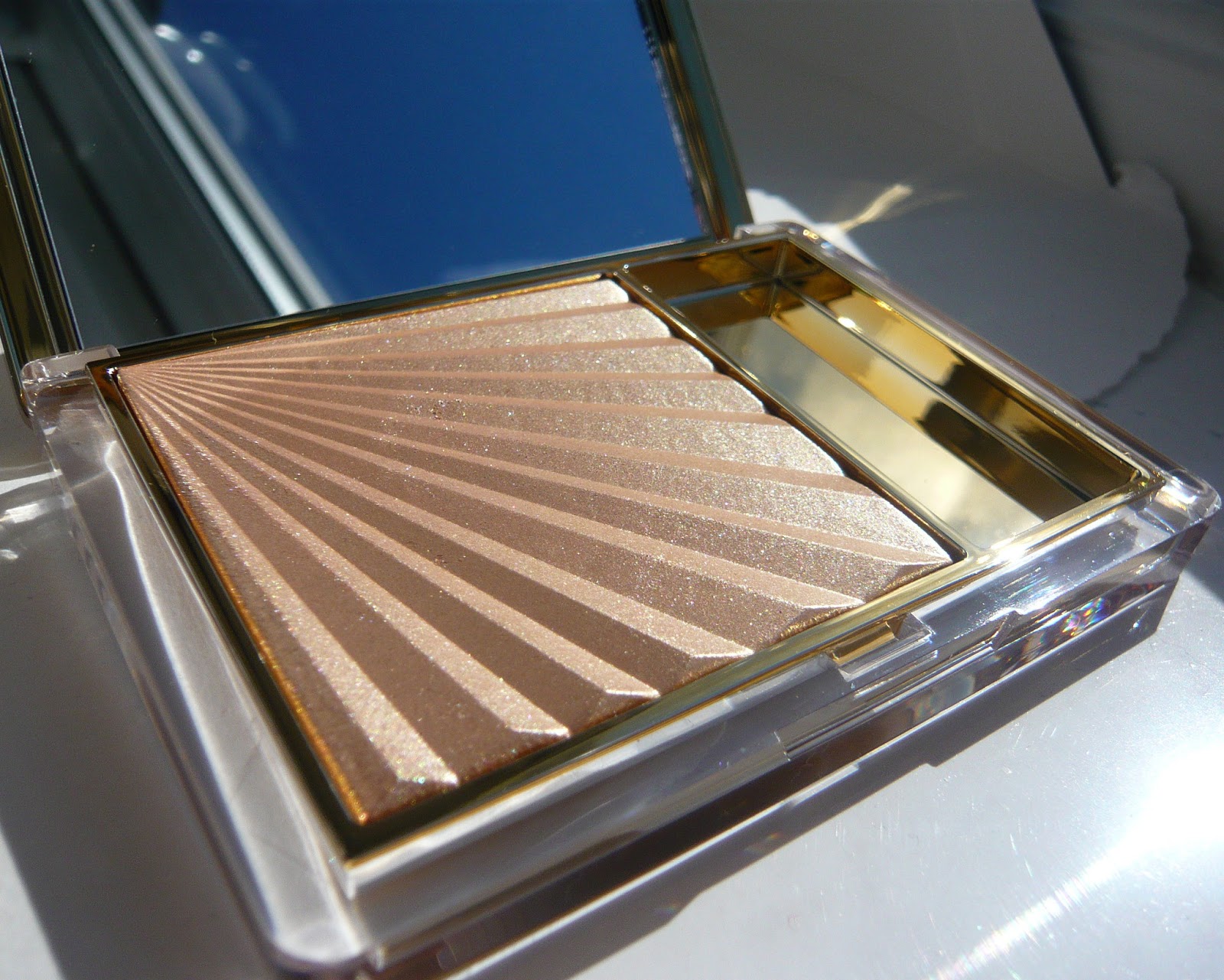 Estee Lauder Bronze Goddess Illuminating Powder Gelee in Heat Wave