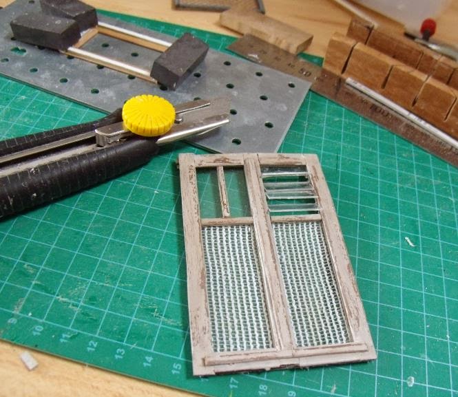 les vitrines deminimanie Cuisines sur cour&hellip; suite