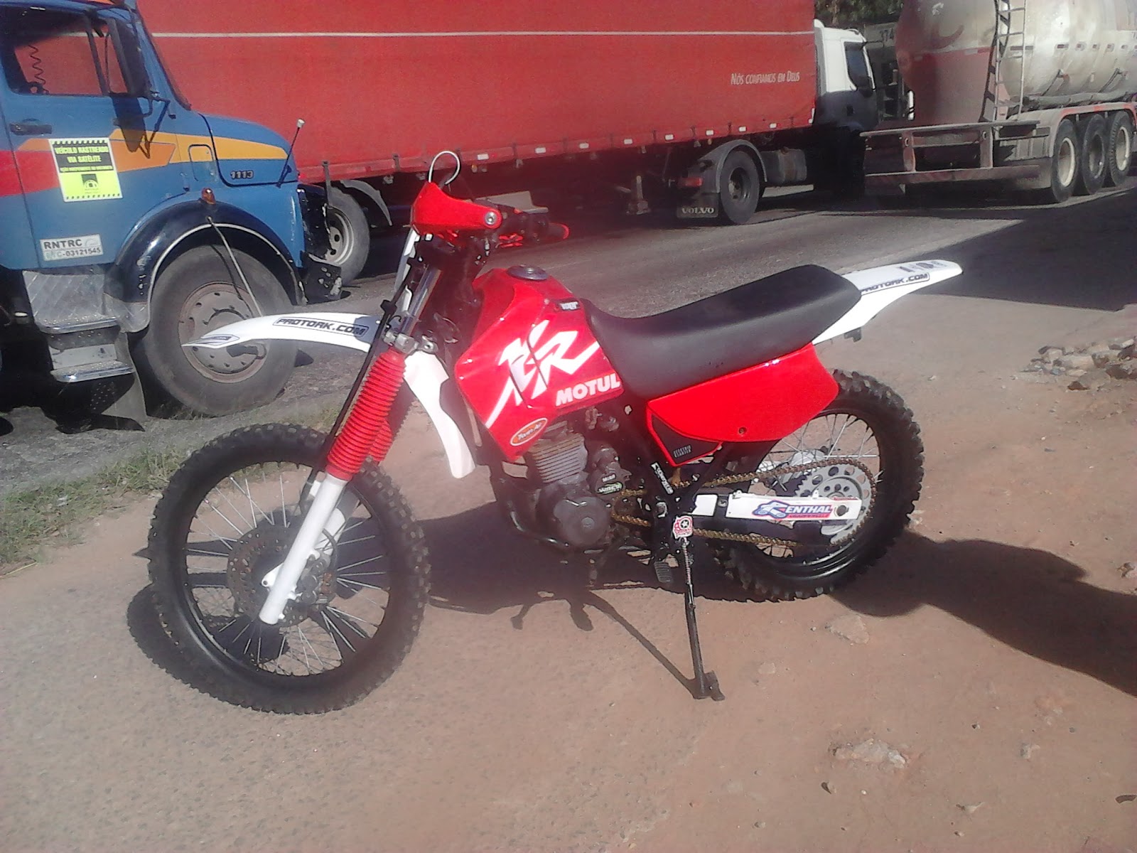 Corujas Motos de Trilha: xr 200