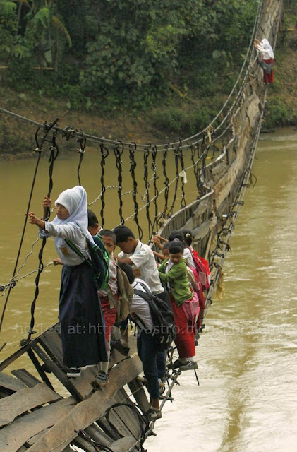 Berjuang-pergi-ke-sekolah