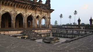 Pond in front of the tomb