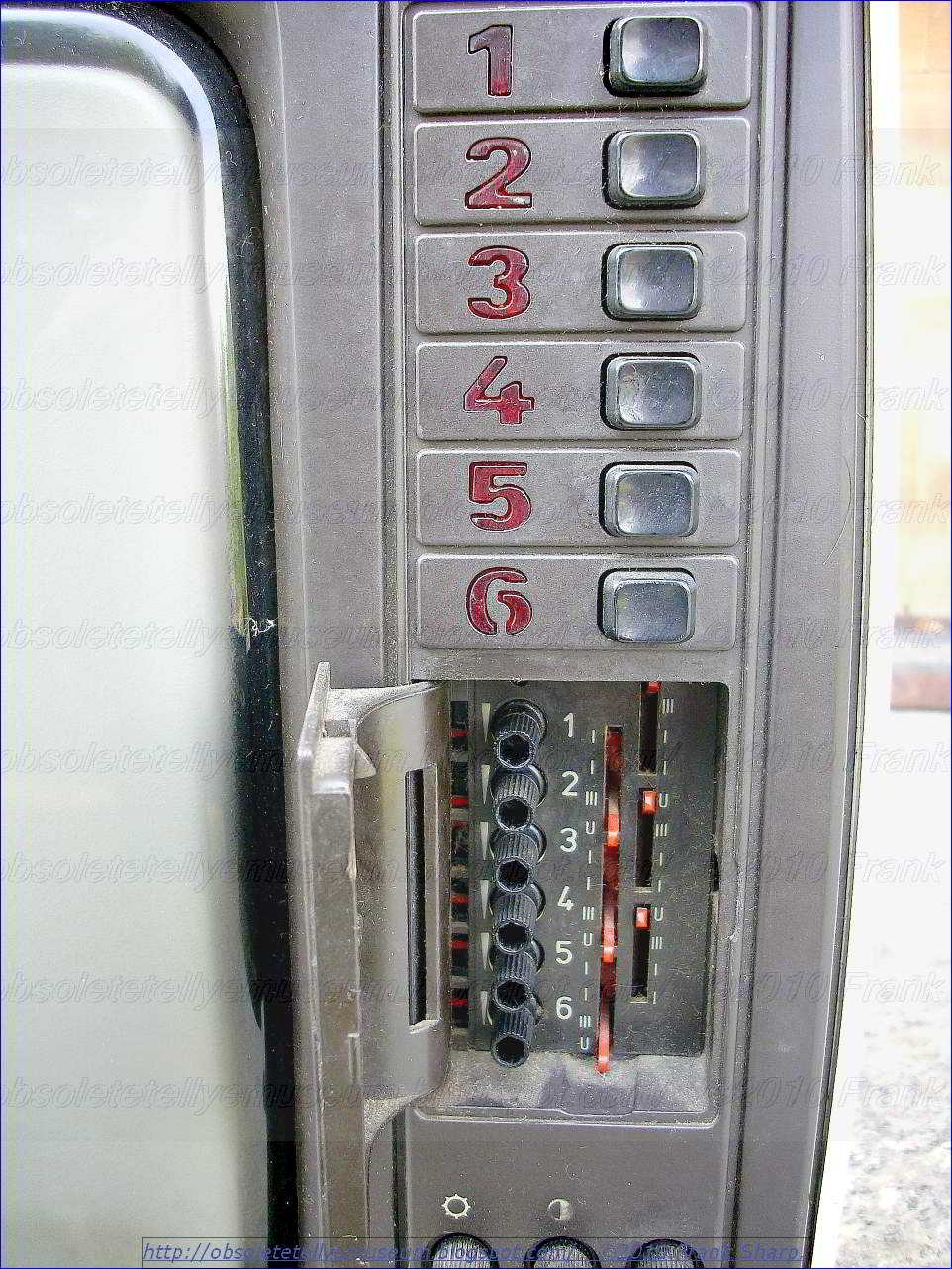 Obsolete Technology Tellye Grundig Triumph 1421 Year 1979