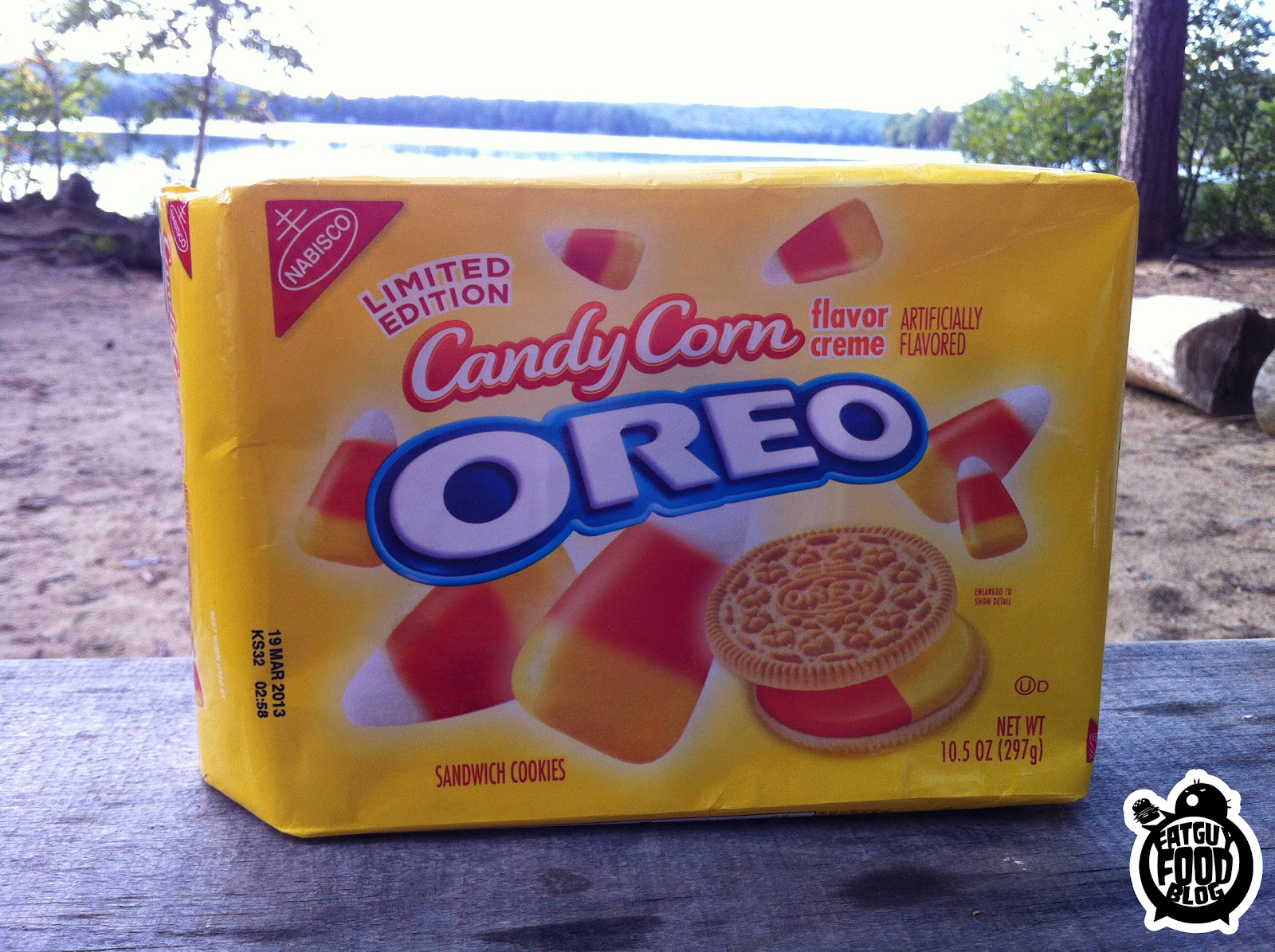 FATGUYFOODBLOG Candy Corn Oreo cookies!