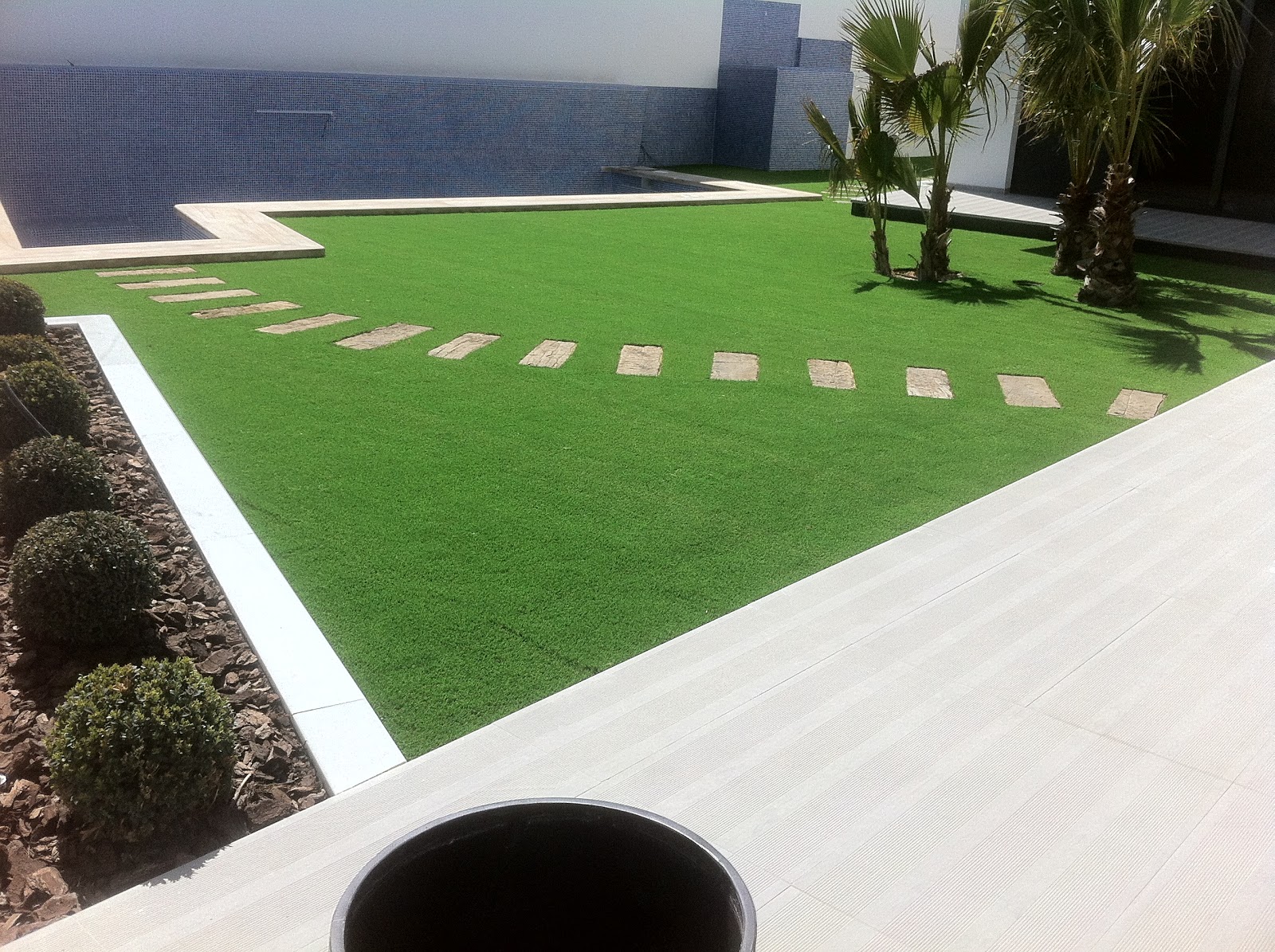 MANTENTURF: Ultimas instalaciones de césped artificial decorativo