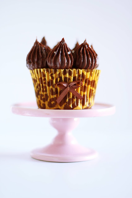 "cupcake crocante com salted caramel ganache"