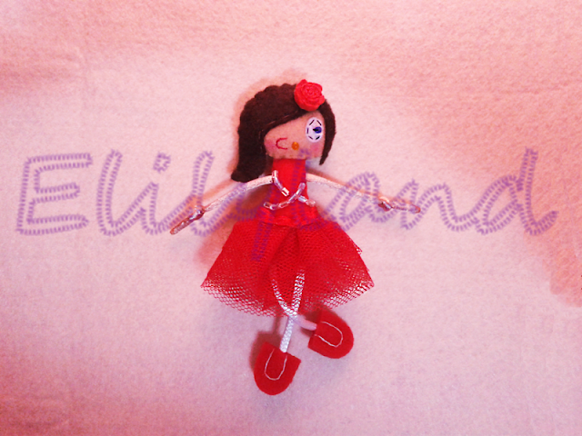 Mini-Elily Bailarina Tutu Rojo Muñeca Broche Fieltro