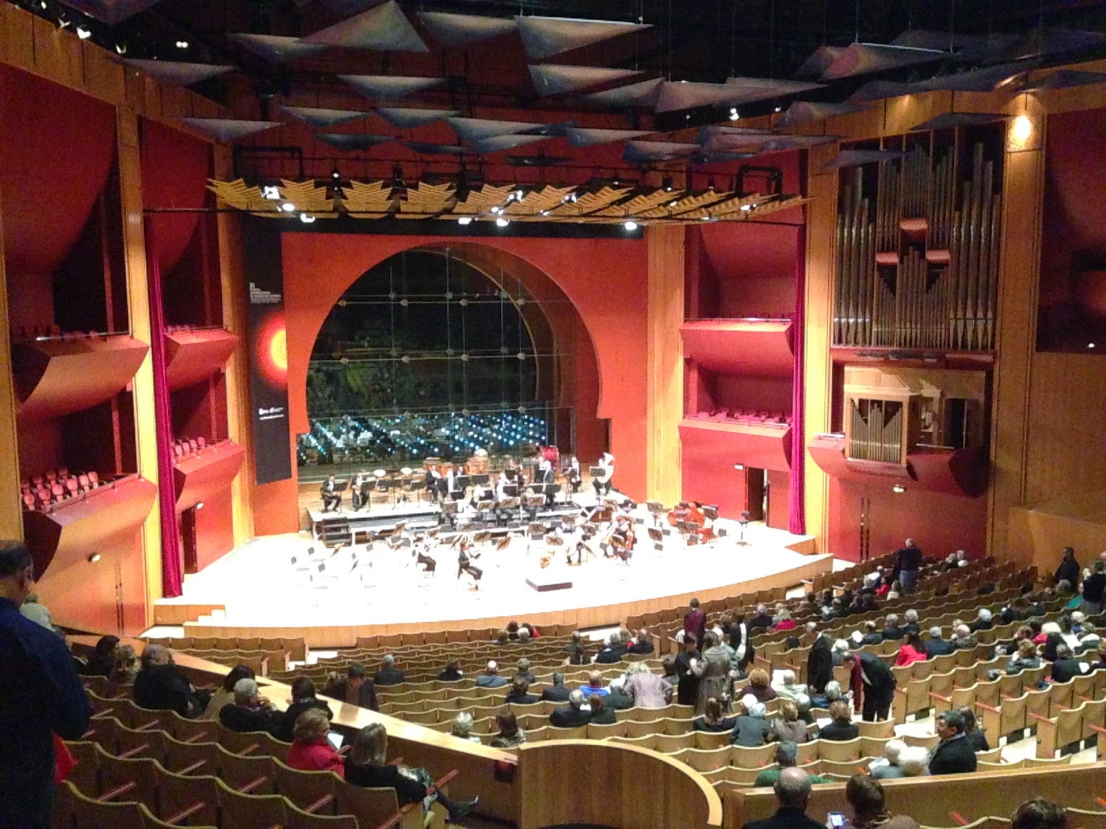 A GERMAN in WALES Beethoven and Lutoslawski at the Alfredo Kraus Auditorio