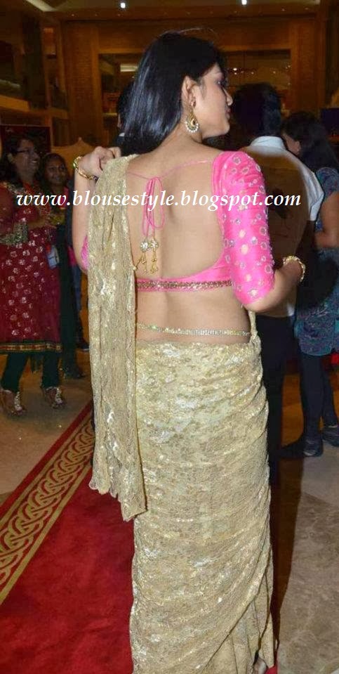 actress in back side saree 