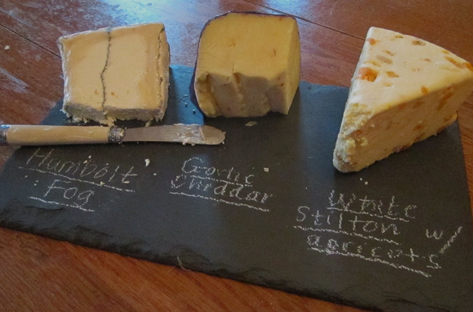 KnitOne,PearlOnion How to Prepare a Cheese Tray