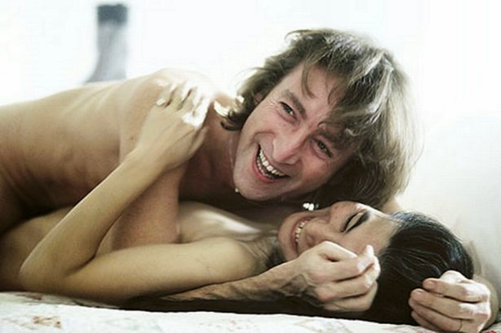 BEATLE JOHN LENNON AND YOKO ONO - OPEN SEX ROLL MODELS FOR THE NEW AGE GENERATION