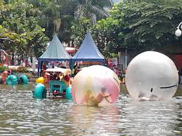wahana permainan  taman wisata matahari waterball