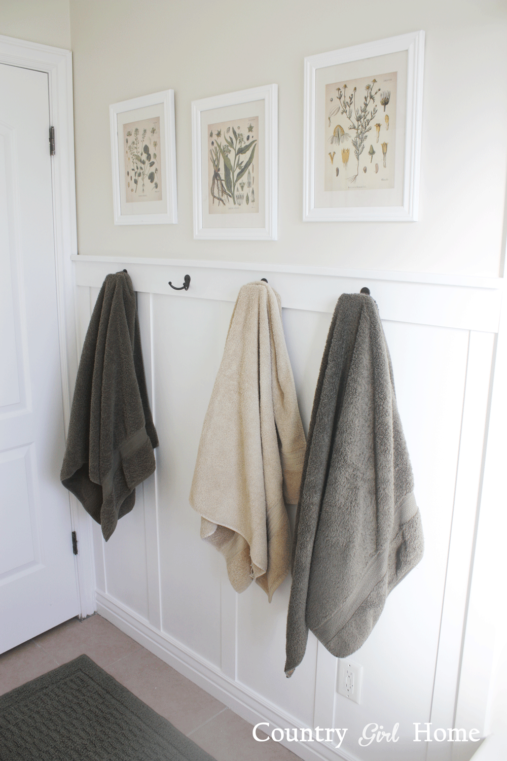 COUNTRY GIRL HOME : Bathroom board and batten wall with towell hooks