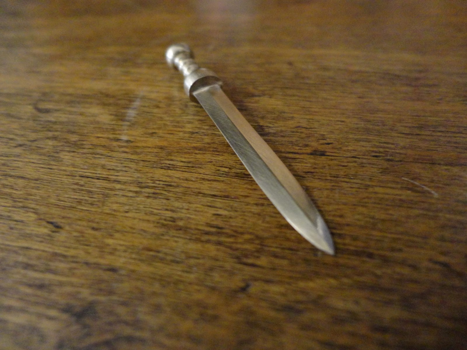 Arte en bronce y madera: Espadas