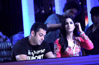 Salman Khan & Katrina Kaif on the sets of 'Jhalak Dikhhla Jaa 5'