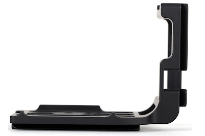 Sunwayfoto PCL-5DIII L Bracket front view - convex edge detail Sunwayfoto PCL-5DIII L Bracket front view - convex edge detail