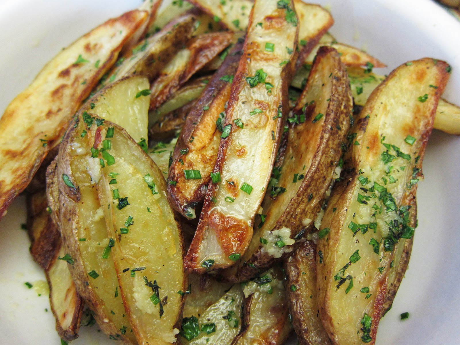 Bloatal Recall Garlic Butter Oven Fries with Herbs