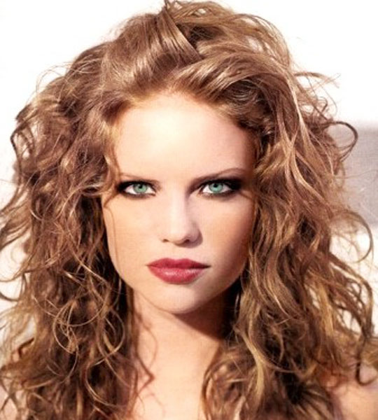 nice hairstyle blog: Curly Hair Styles