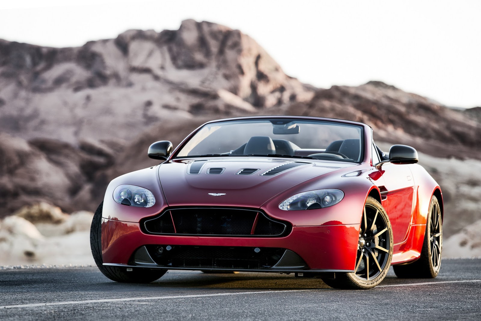 Aston-Martin-3.jpg