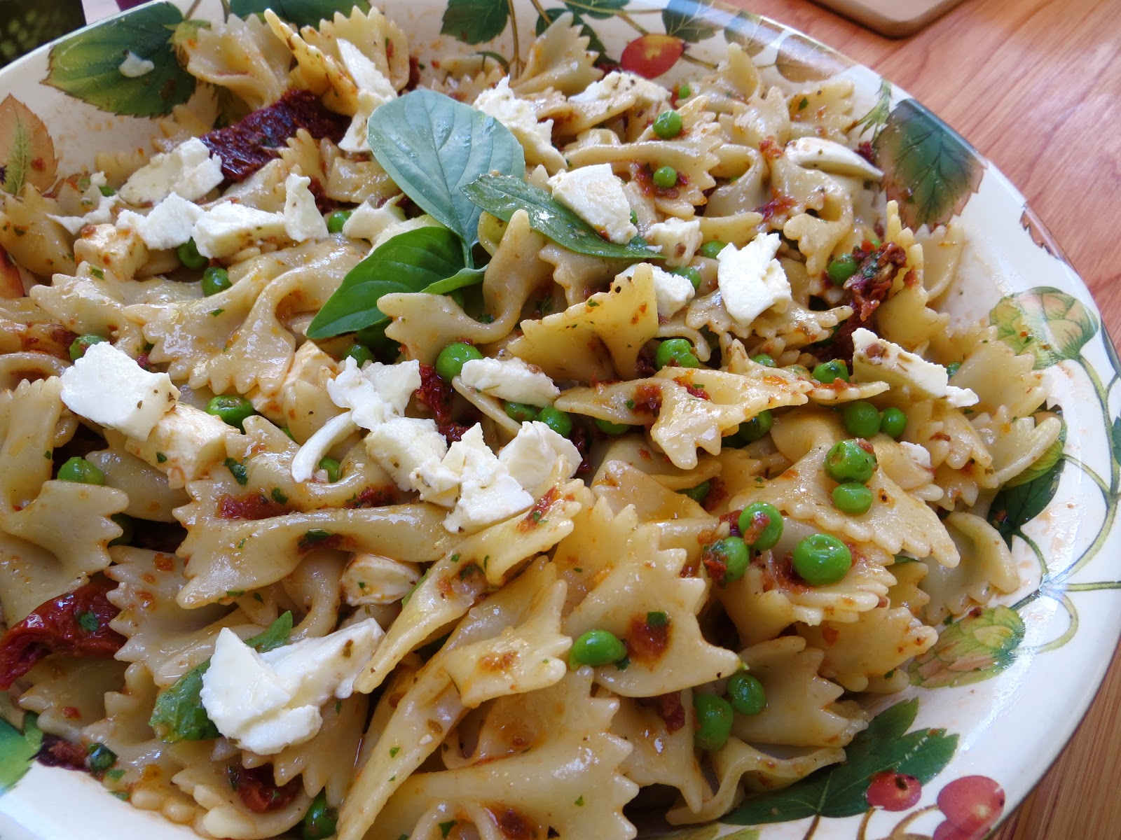 Deli pasta salad