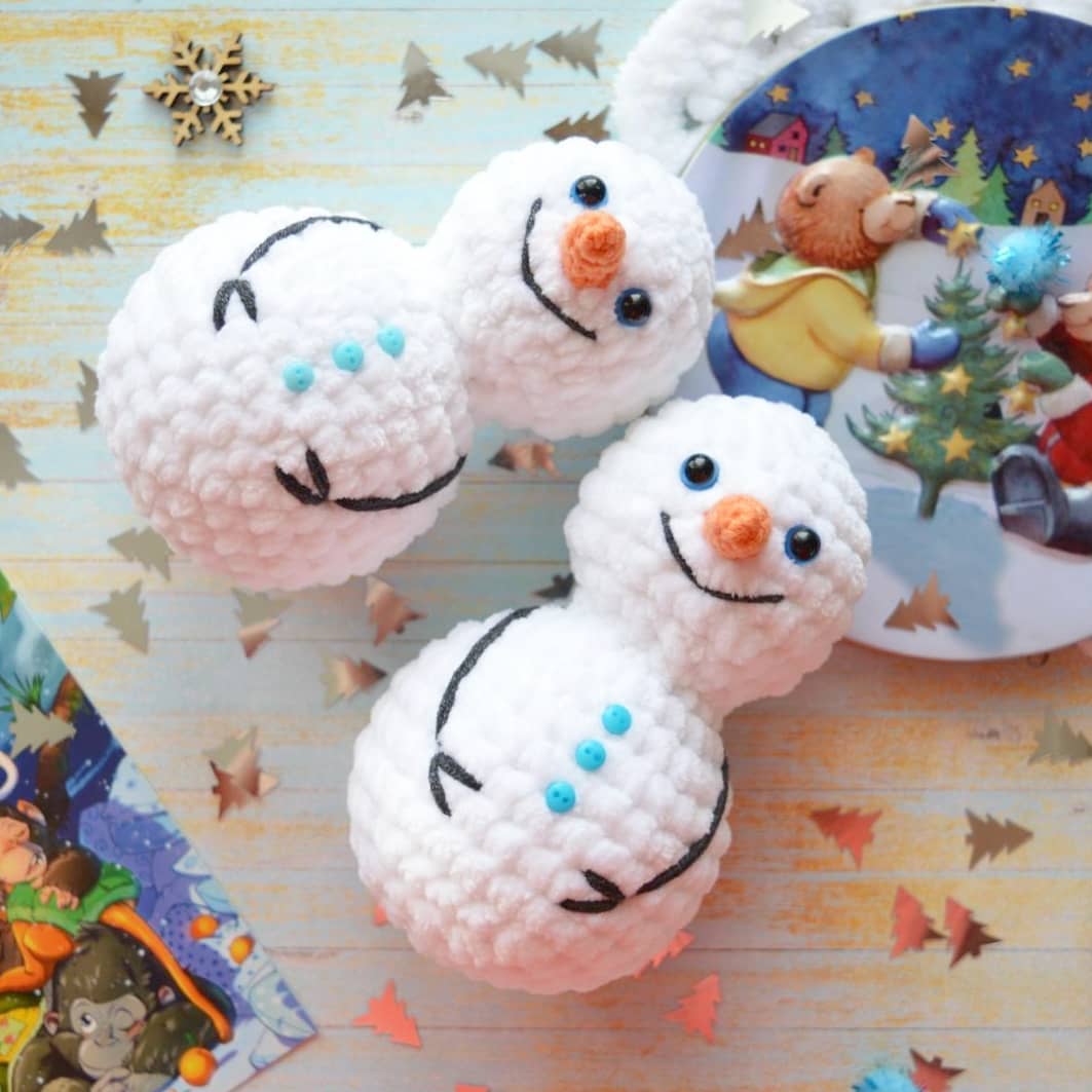 Crochet snowmen amigurumi