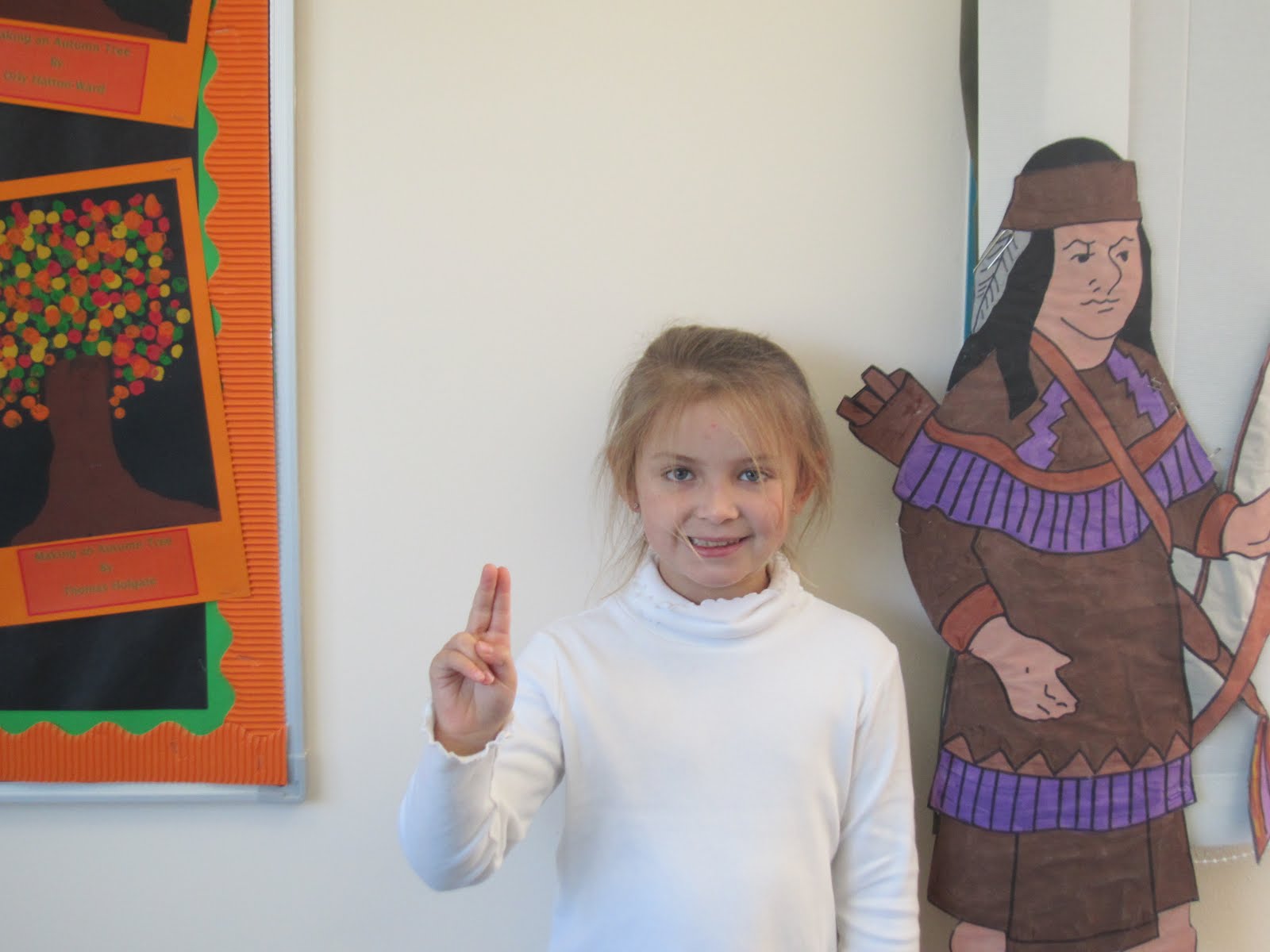 News Tabuk Primary School Ella demonstrates how to say "hello" in