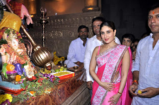 Kareena Kapoor & Madhur  at Ganesha Pandal to promote 'Heroine'