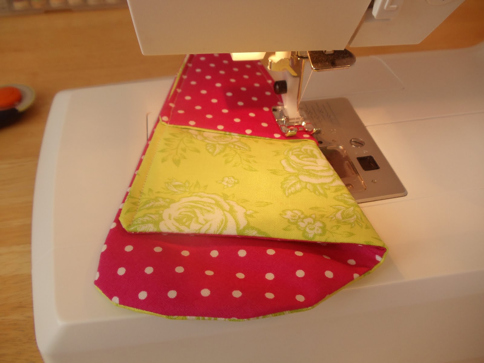 My Cotton Creations 3 Pocket Scissor Case Tutorial