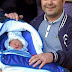 مشجع يصطحب طفله إلى الملعب بعد نصف ساعة من ولادته 
