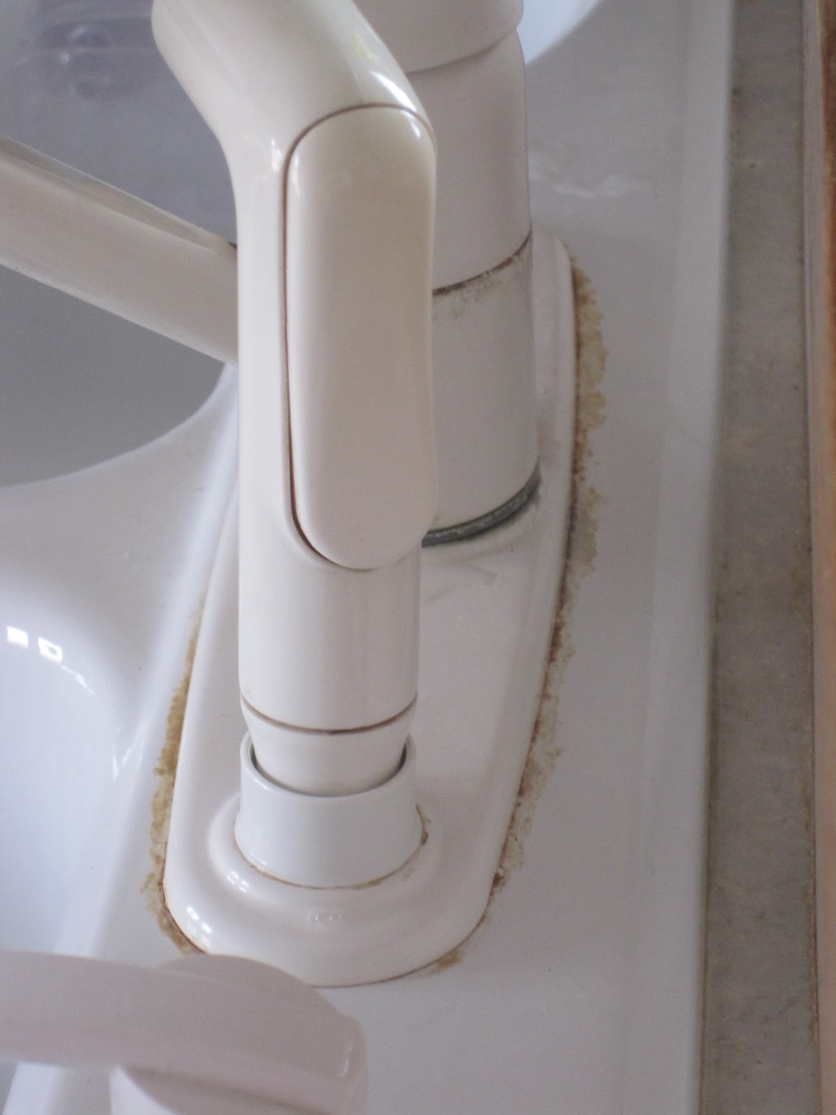 http://decoratedchaos.blogspot.com/2013/04/reviving-old-kitchen-sink-faucet.html