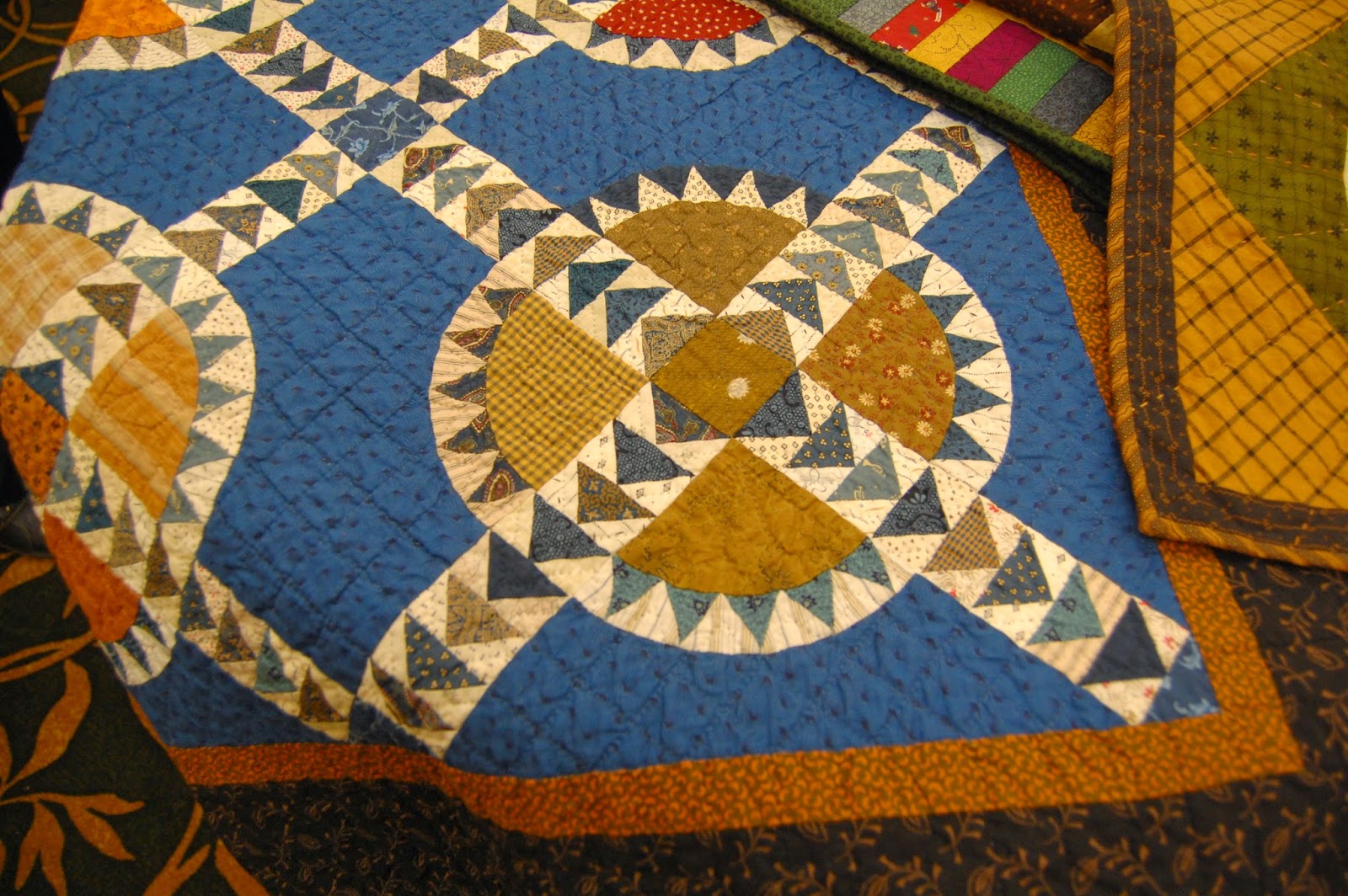 Scraps and Threadtales Pigeon Show