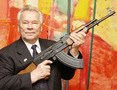 O PAI DOS KALASHNIKOV COMPLETA 90 ANOS
