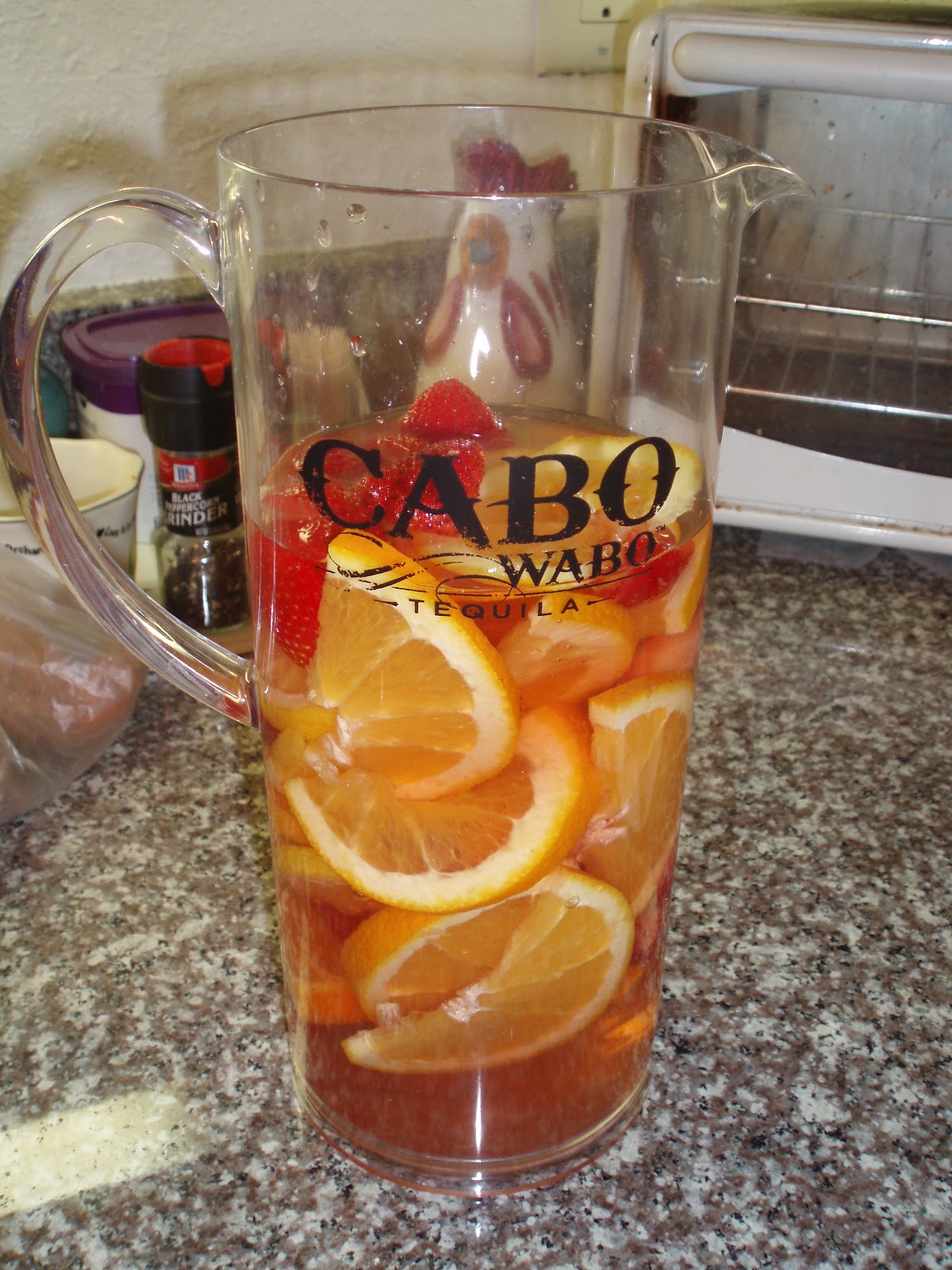 unBearablyGood {Thirsty Thursday!} Light Fruity Sangria!