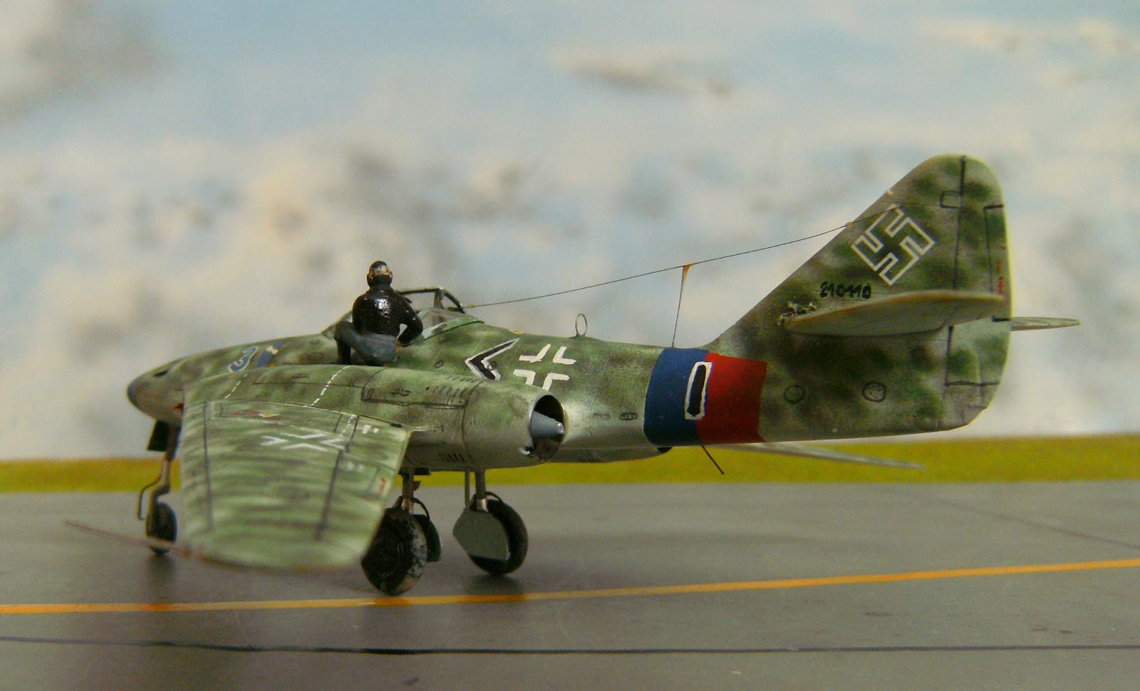 HappyscaleModellbau Messerschmitt Me 262 HG airmodel resin 1/72