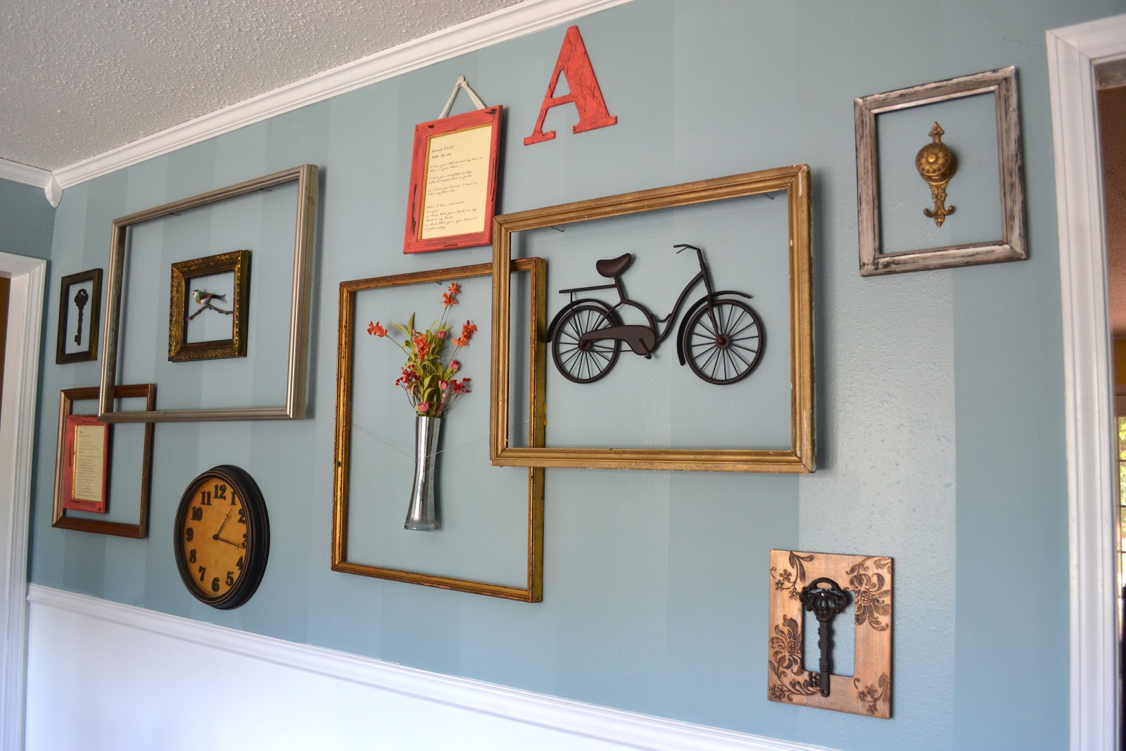 Does This Blog Make Me Look Fat? DIY Overlapping Frame Wall
