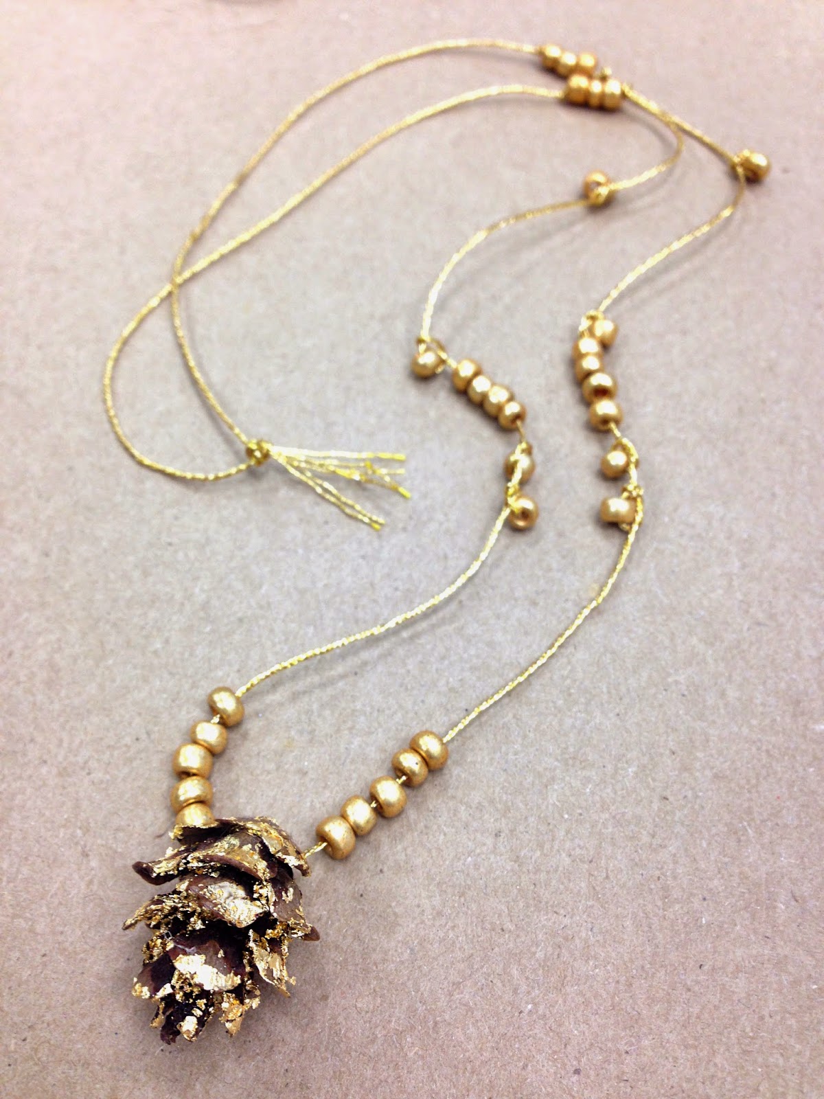 FACCI DESIGNS DIY Pine Cone Jewelry