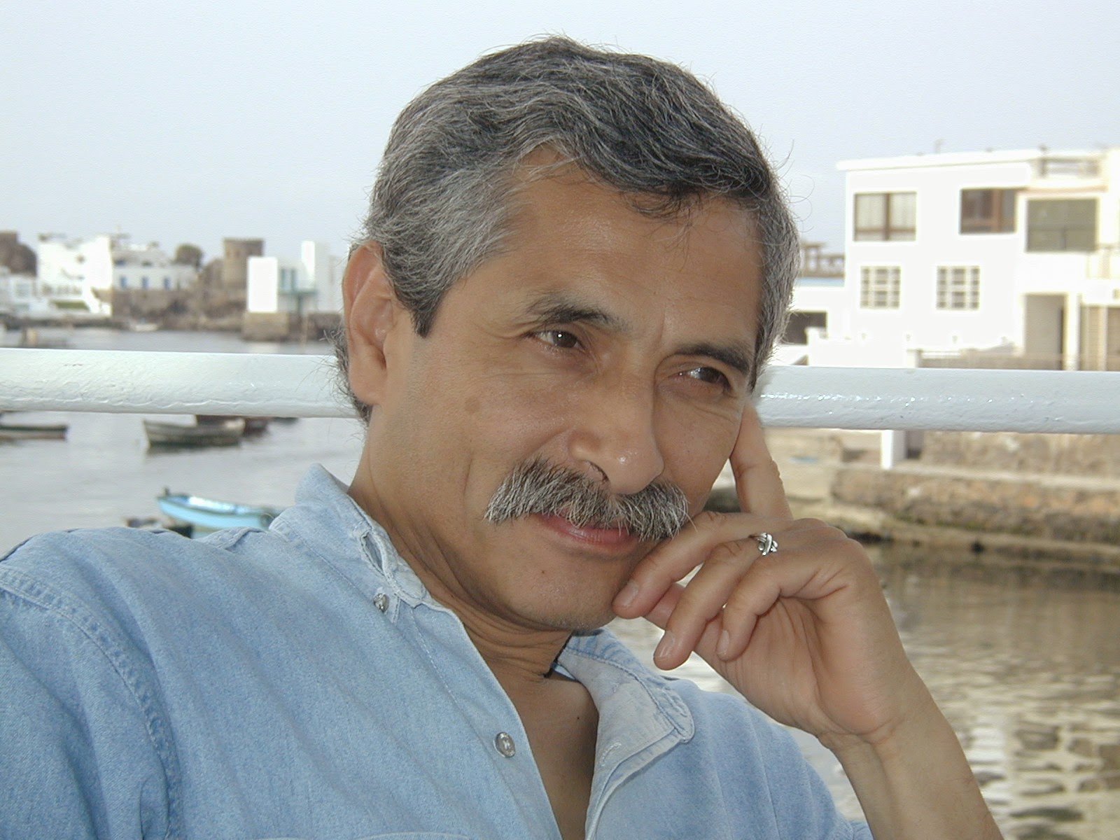 GILBERTO LEÓN RUIZ