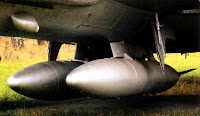  На всех Су-15 предусматривалась подвеска под фюзеляжем двух сбрасываемых топливных баков 