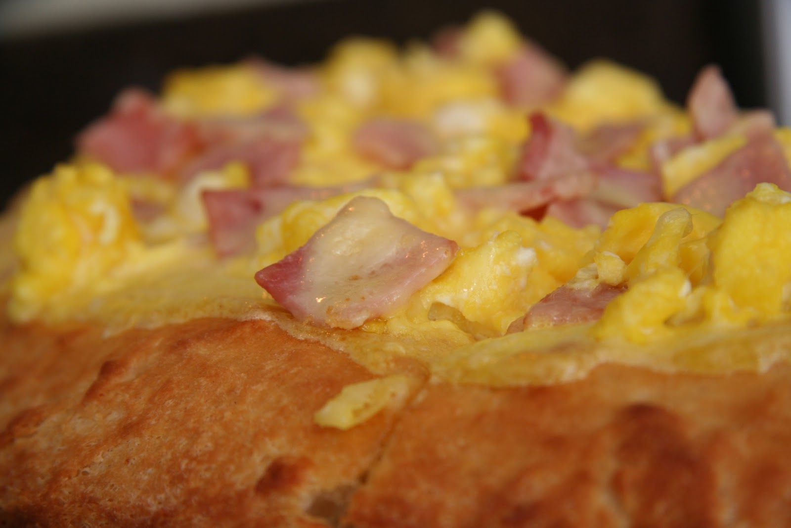 Kneady Sweetie Eggs Benedict Pizza