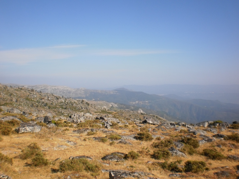 Vista para a Serra da Estrela desde a Serra da Freita