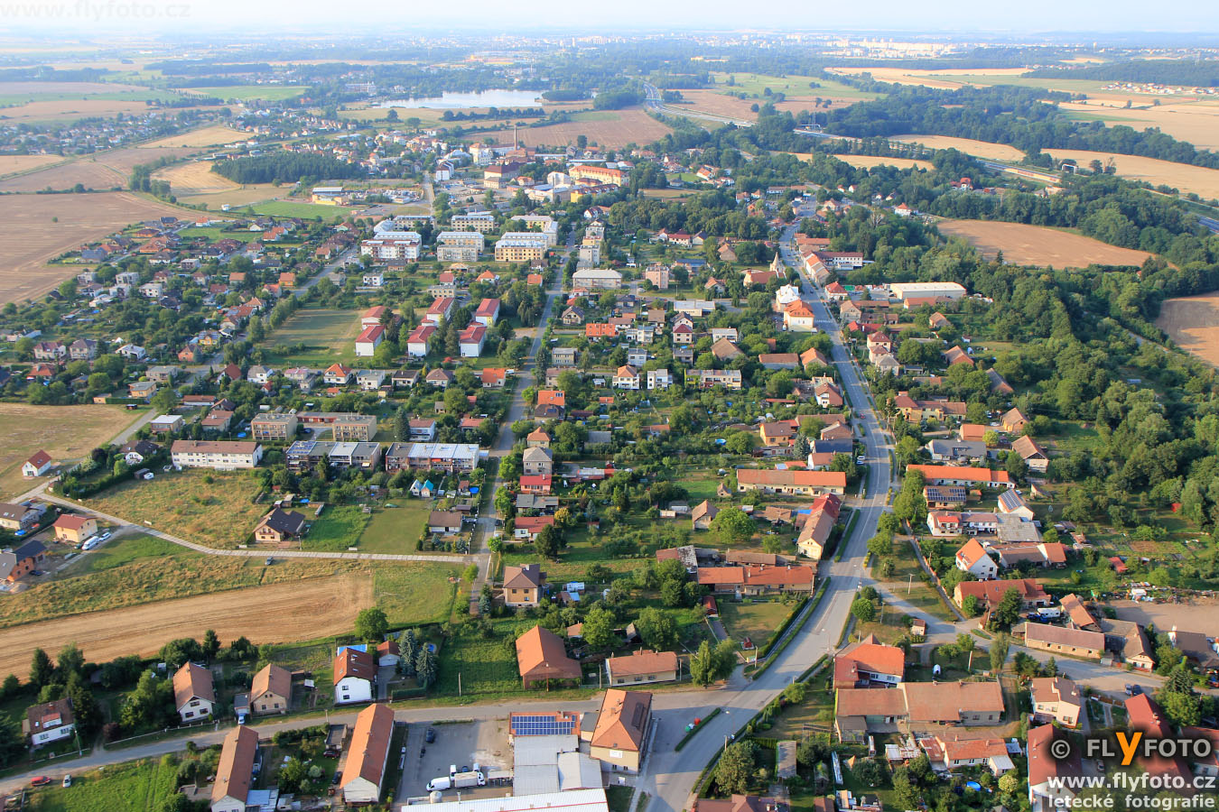 FLyFOTO letecká fotografie a video Opatovice nad Labem