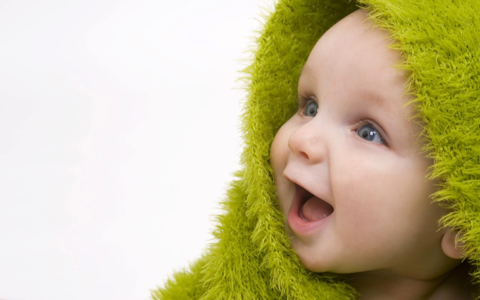 http://2.bp.blogspot.com/-mgynTDHp958/T1Kimgm__bI/AAAAAAAAAQA/eR6vjIVggWU/s1600/cute-baby-wallpaper-1.jpg