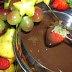 Fuja do tradicional: prepare um 'Fondue de Chocolate com Cachaça'