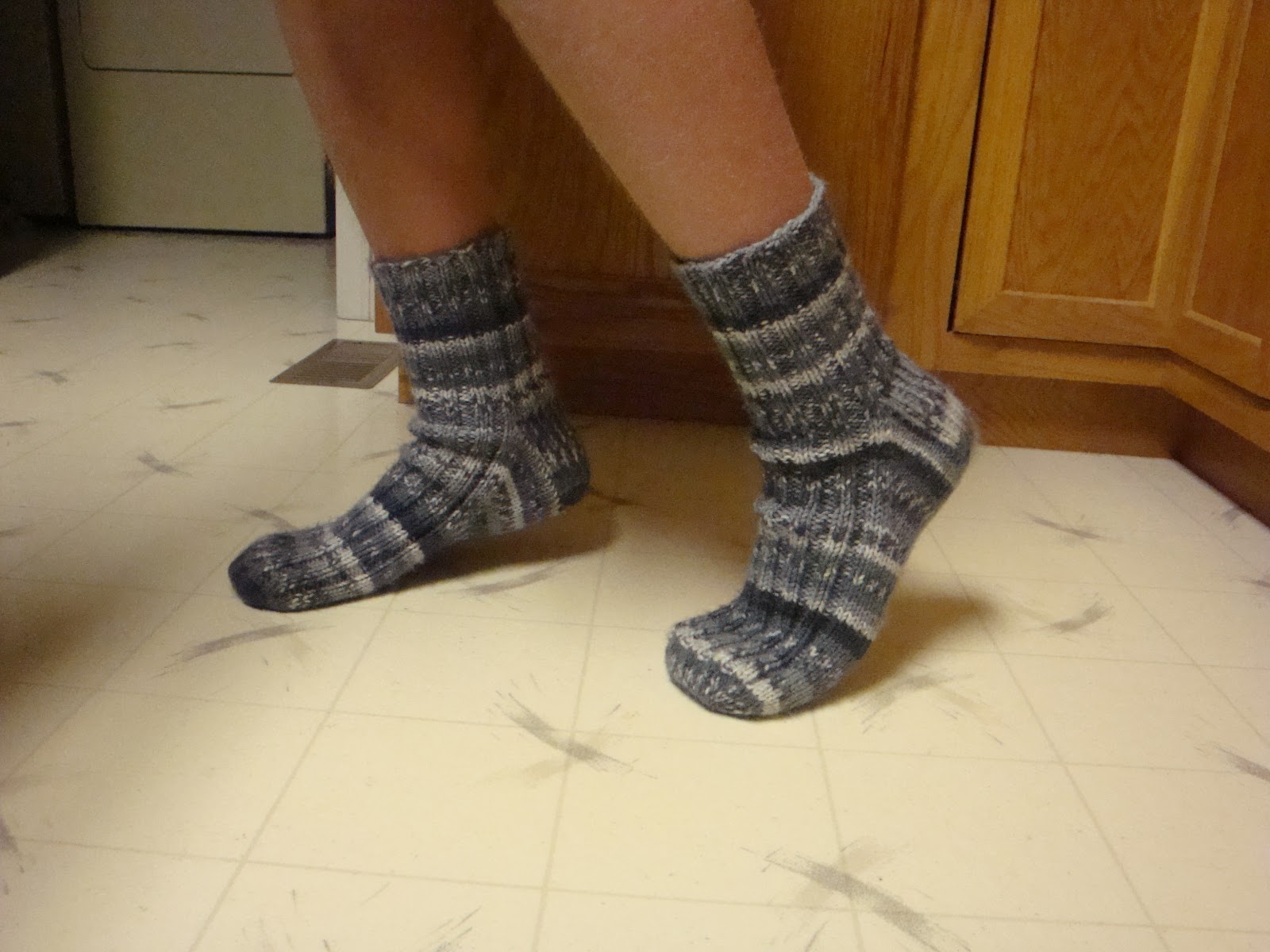 Kim's Knitting Korner FREE Big Boy Slipper Socks Pattern